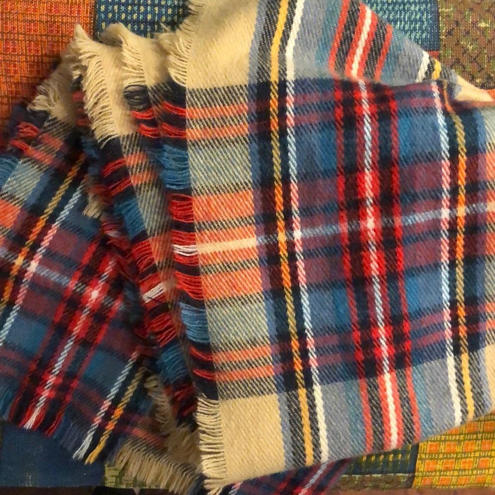 Plaid scarf! Perfect condition!